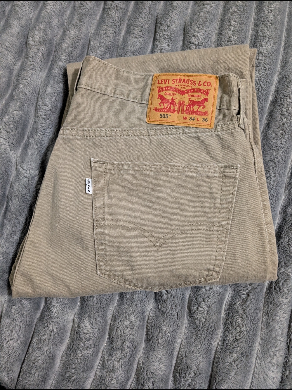 Levi’s 505 Jeans Mens 34x36 Tan Khaki Straight Leg Classic Fit - Picture 2 of 10
